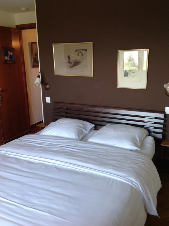 Auberge De Dully Camera foto